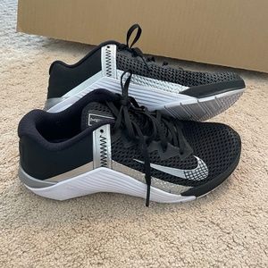 Woman’s Nike Metcon 6